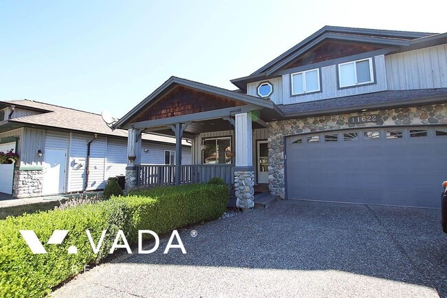 11622 Creekside St in Maple Ridge, BC - Building Photo - Building Photo