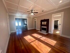 2115 Johnson St in Greenville, TX - Foto de edificio - Building Photo