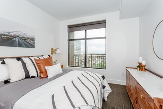 Capitol Place Apartments in Omaha, NE - Building Photo - Interior Photo