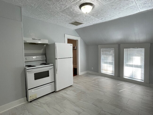 13 Lincoln St-Unit -C in Somersworth, NH - Building Photo - Building Photo