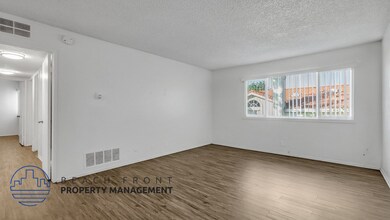 Parkview Terrace Apartments in El Monte, CA - Foto de edificio - Building Photo