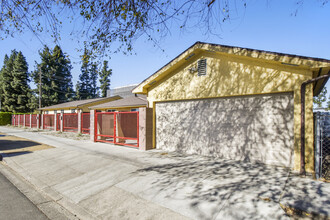 6654 Kester Ave in Van Nuys, CA - Building Photo - Building Photo