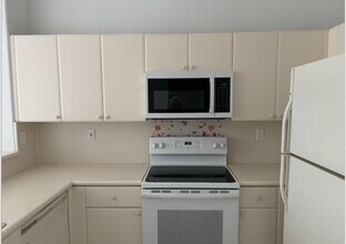 2731 SE 17th Ave-Unit -210 in Homestead, FL - Foto de edificio - Building Photo