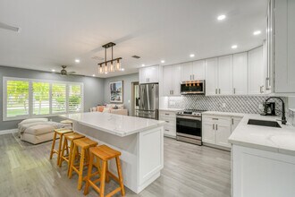 400 Tequesta Dr in Jupiter, FL - Building Photo - Building Photo