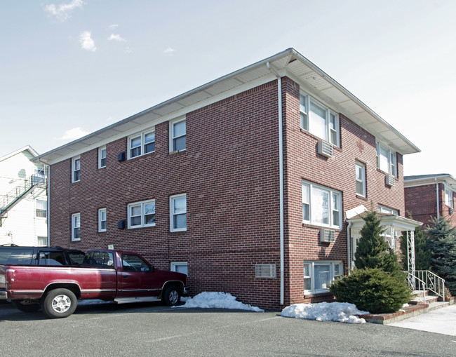 1085 Fanny St in Elizabeth, NJ - Building Photo - Building Photo