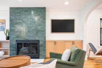 2457 4th Ave W, Unit SI ID1035899P in Seattle, WA - Foto de edificio - Building Photo