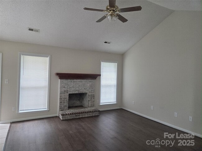141 Eagle Ct in Mooresville, NC - Building Photo - Building Photo