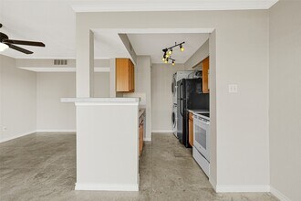 4011 NASA Road 1 in El Lago, TX - Building Photo - Building Photo