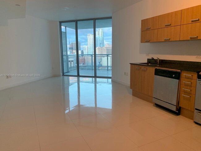 350 S Miami Ave, Unit 2111 in Miami, FL - Building Photo - Building Photo