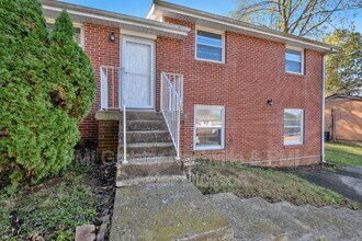 385 Bonnavale Dr in Nashville, TN - Building Photo - Building Photo