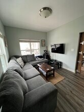 9572 6th Bay St in Norfolk, VA - Foto de edificio - Building Photo