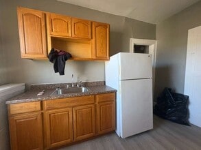 1579 Chapel St, Unit 305 in New Haven, CT - Building Photo - Building Photo