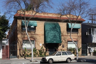 711 E 4th St in Long Beach, CA - Building Photo
