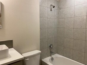 136 Bridlewood Ln in Bridgeport, TX - Building Photo - Building Photo