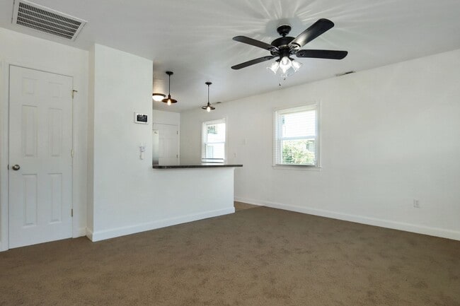 1914 Somerville Dr in Hampton, VA - Building Photo - Building Photo