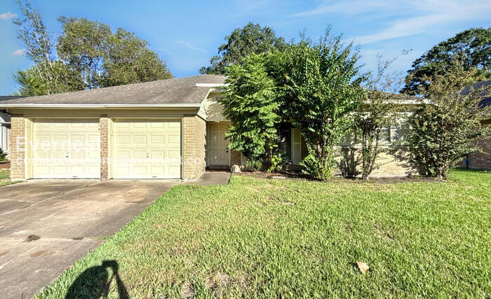 1018 Valley Ranch Dr in Katy, TX - Building Photo