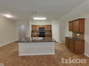 1114 Bellevue Dr in Princeton, TX - Foto de edificio - Building Photo