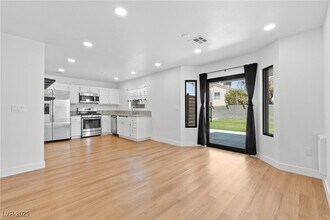 3523 Farina Dr in North Las Vegas, NV - Building Photo - Building Photo