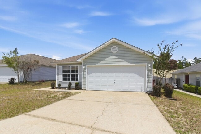 122 Nivana Dr in Crestview, FL - Building Photo - Building Photo