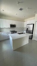 4239 NW 83rd Path in Doral, FL - Building Photo - Building Photo