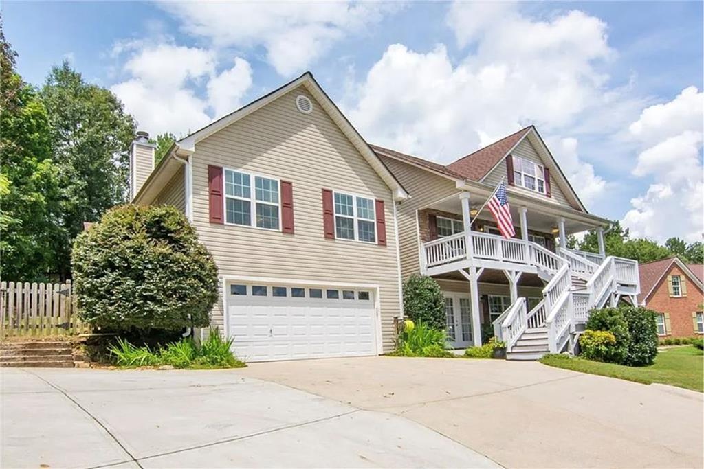 630 Burgess Creek Dr in Suwanee, GA - Foto de edificio