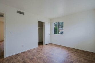 Sahuaro West Apartments in Phoenix, AZ - Foto de edificio - Building Photo