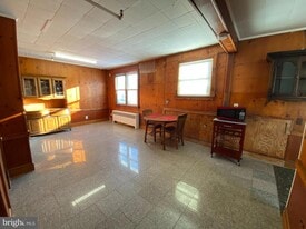 13 E St in Vineland, NJ - Building Photo