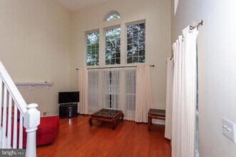 109 Deer Run Ct in Pennington, NJ - Building Photo - Building Photo