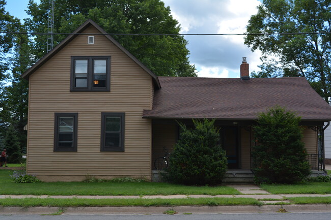 property at 635 Franklin St