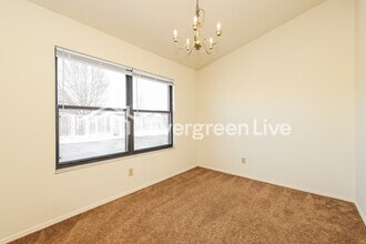 6647 Charlesgate Rd in Huber Heights, OH - Building Photo - Building Photo