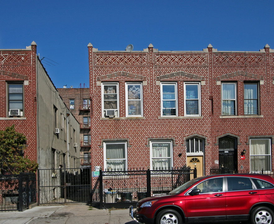 223 Martense St in Brooklyn, NY - Building Photo