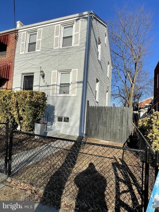 838 Delafield St NE in Washington, DC - Building Photo