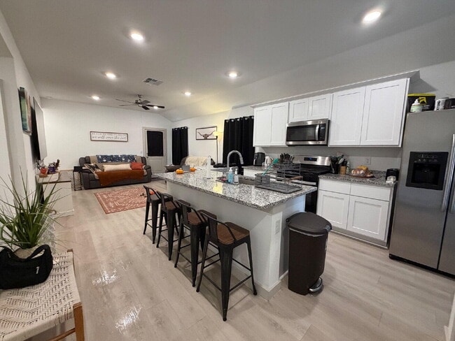 7433 8th St in Lubbock, TX - Building Photo - Building Photo