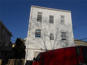 180 Voss Ave in Yonkers, NY - Building Photo - Other