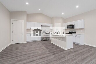 3310 W 9th St N in Wichita, KS - Building Photo - Building Photo