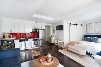 809 9th Ave in New York, NY - Building Photo - Building Photo