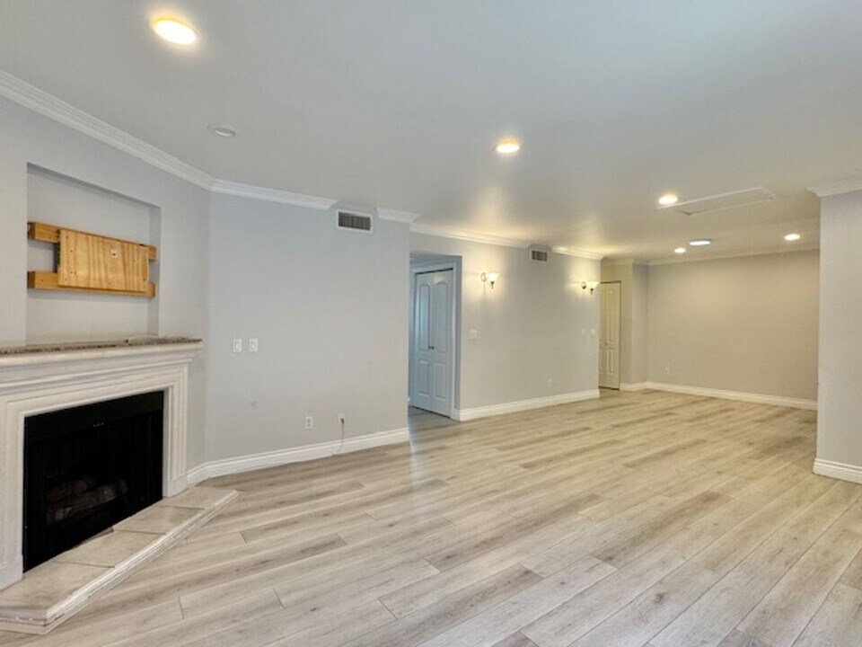 550 E Santa Anita Ave in Burbank, CA - Building Photo