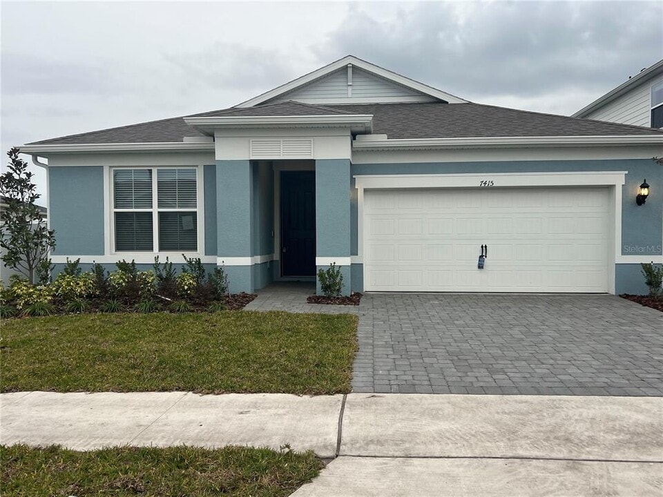 7415 OLIVEWOOD Ave in Orlando, FL - Building Photo