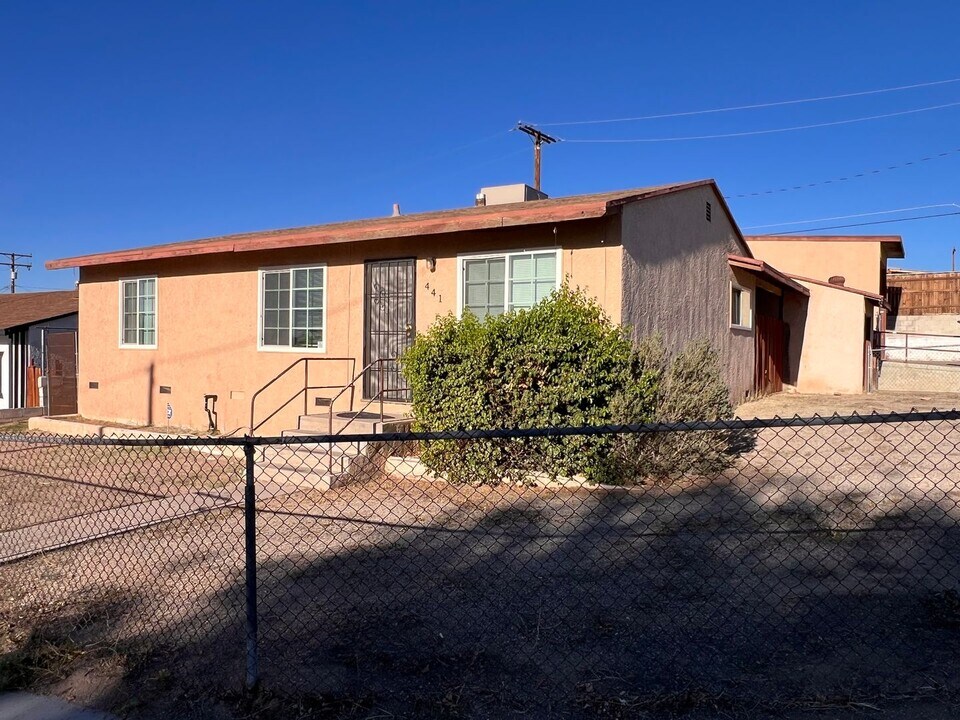 441 Adele Dr in Barstow, CA - Building Photo