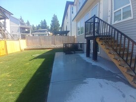 23267 137 Av in Maple Ridge, BC - Building Photo