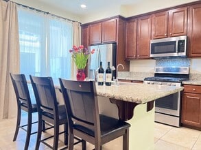 226 Rosarno Ct in San Jose, CA - Foto de edificio - Building Photo
