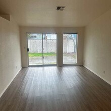 1469 Cameo Ct in Grants Pass, OR - Building Photo - Building Photo