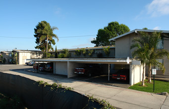 Placentia Apartments in Costa Mesa, CA - Building Photo - Building Photo