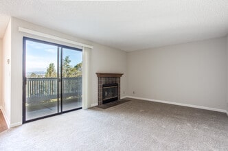 Ridgecrest Apartments in Hayward, CA - Building Photo - Interior Photo