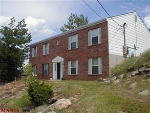 Sunset View Apartments in Fenton, MO - Building Photo - Building Photo