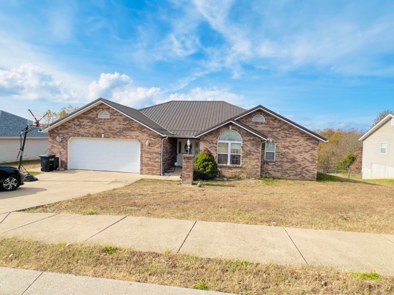 138 Vernon St in St. Robert, MO - Building Photo