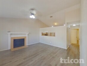 4652 Baytree Dr in Fort Worth, TX - Foto de edificio - Building Photo