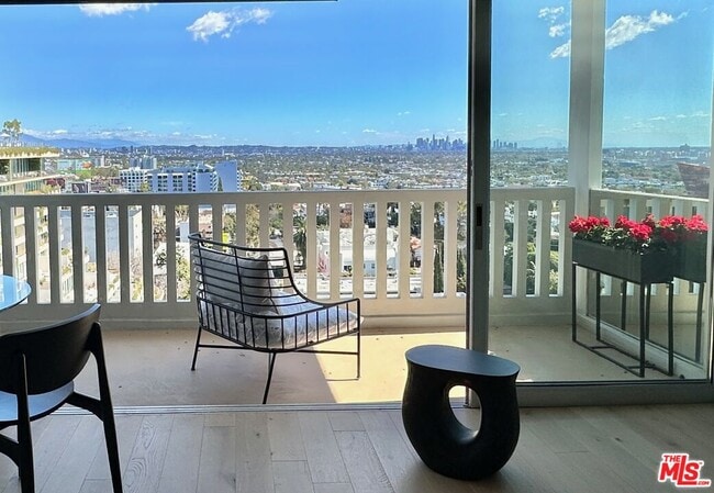 property at 999 N Doheny Dr