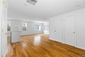 238 Oriskany Blvd in Whitesboro, NY - Foto de edificio - Building Photo