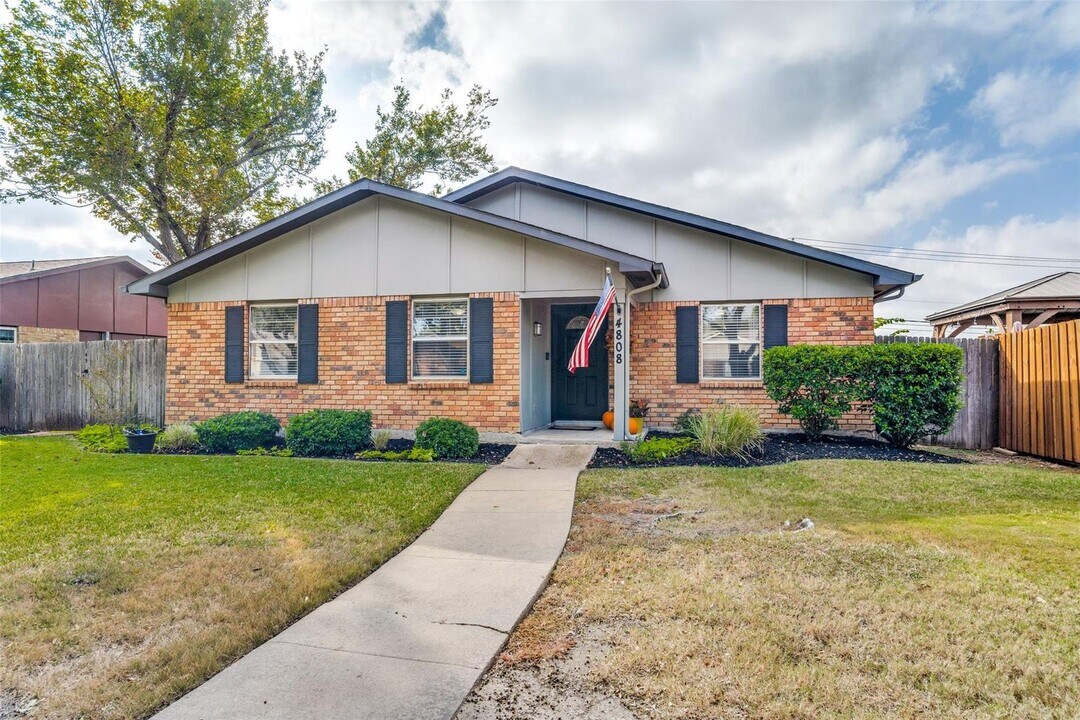 4808 Arbor Glen Rd in The Colony, TX - Building Photo